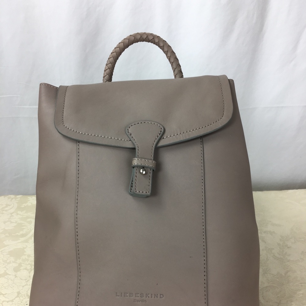 Backpack - Picture 2 of 7